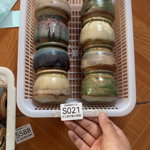 紫砂花盆阿****德微瑕021口径5厘米左右
