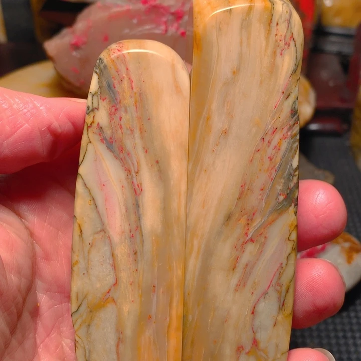 昌化石高****兴昌化田黄鸡血石