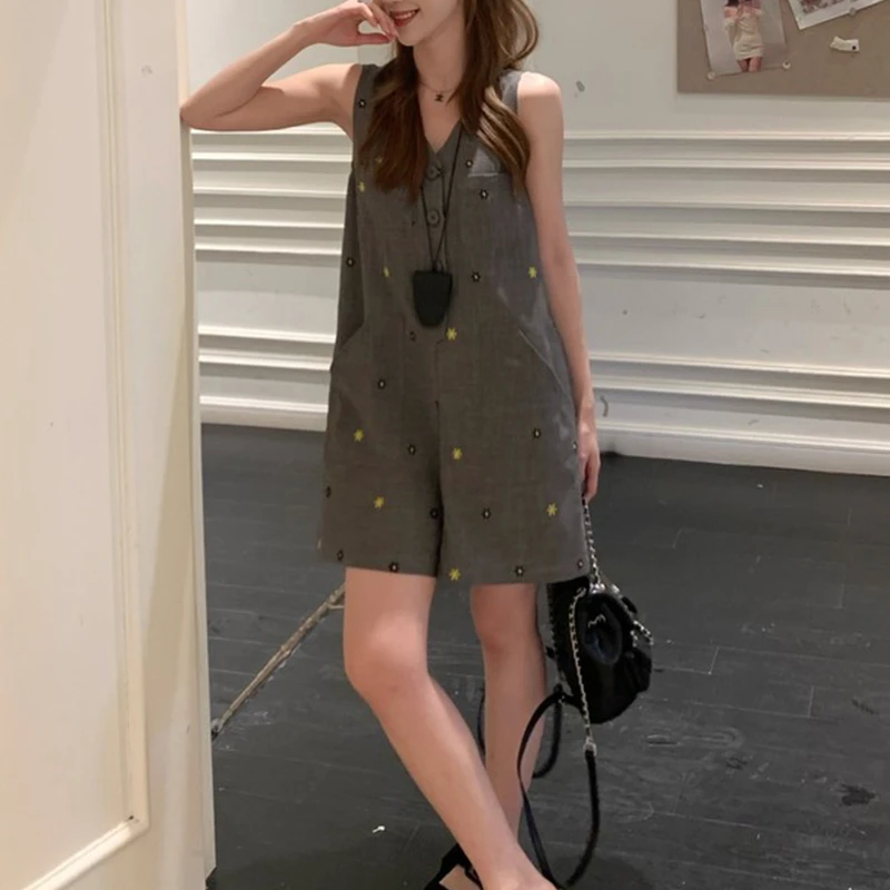 时尚灰色绣花连体裤裙2025夏季新款设计感小众女装显白气质一体裤