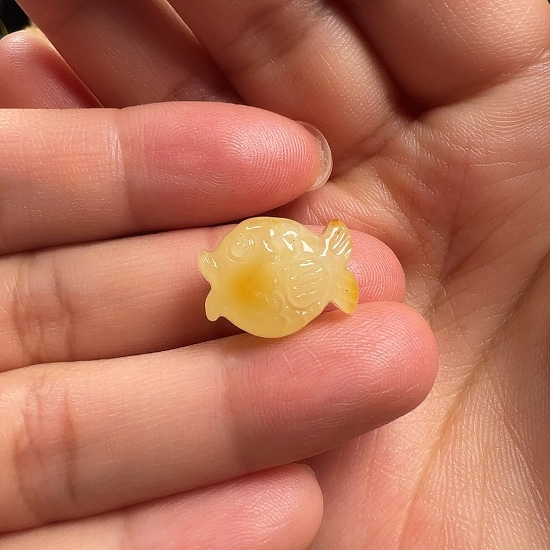 蜜蜡颈饰未镶嵌胖鱼（打孔不退换）