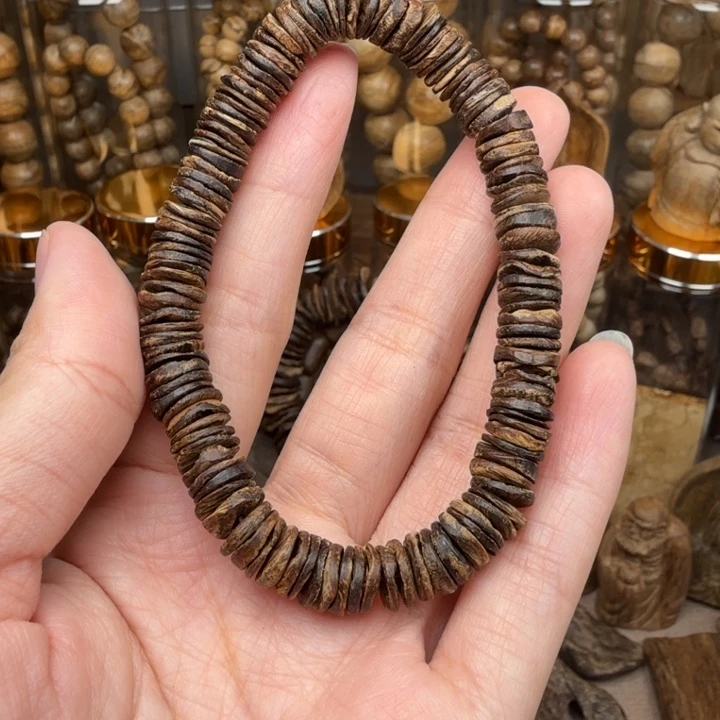 沉香沉香碎屑比*卜达拉干沉水片片珠9.1克