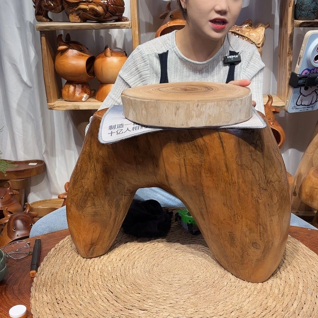 金***湾香樟木根雕凳子一物一拍编号