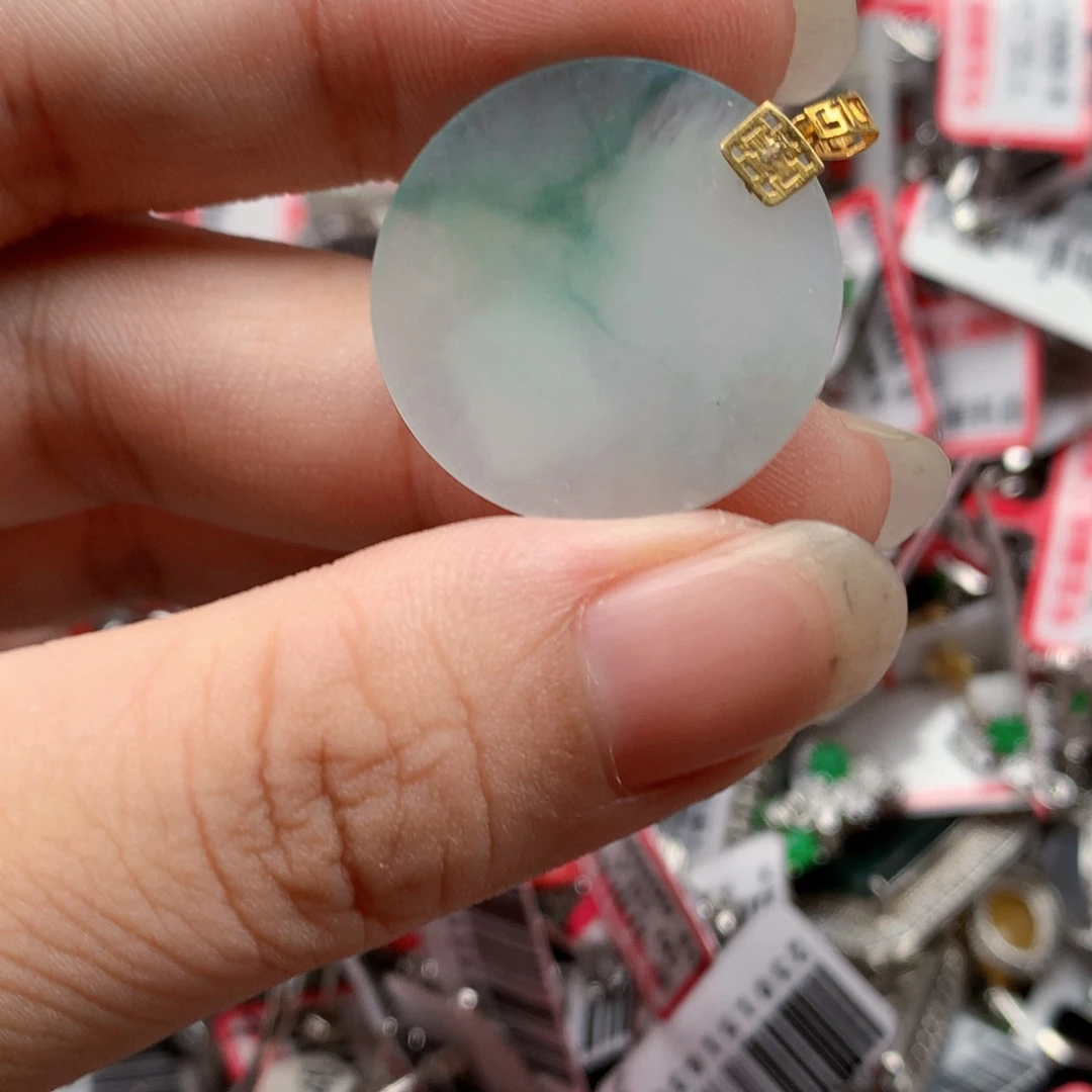 18K金镶嵌戒指翡翠