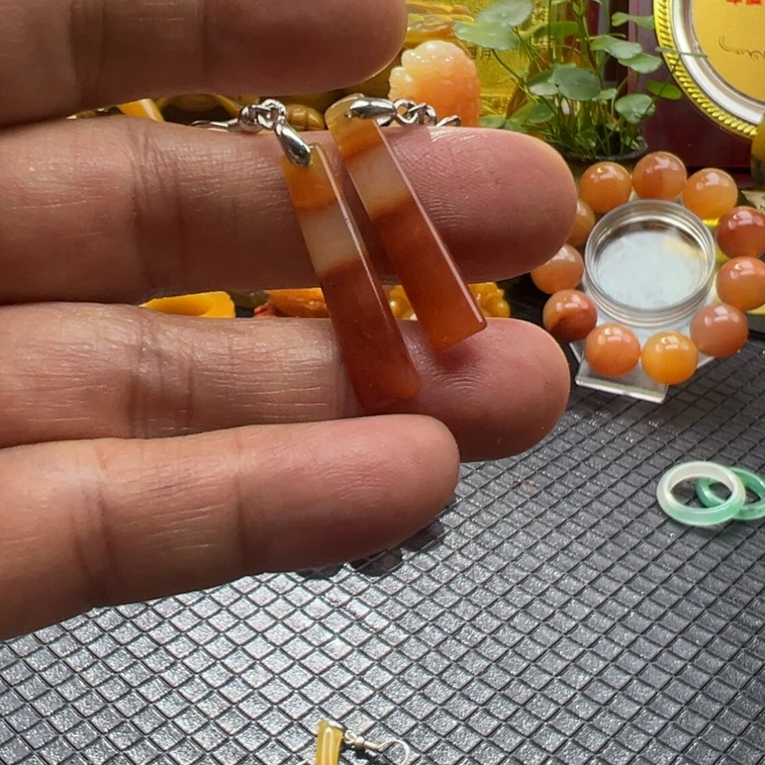 石英质玉未镶嵌颈饰