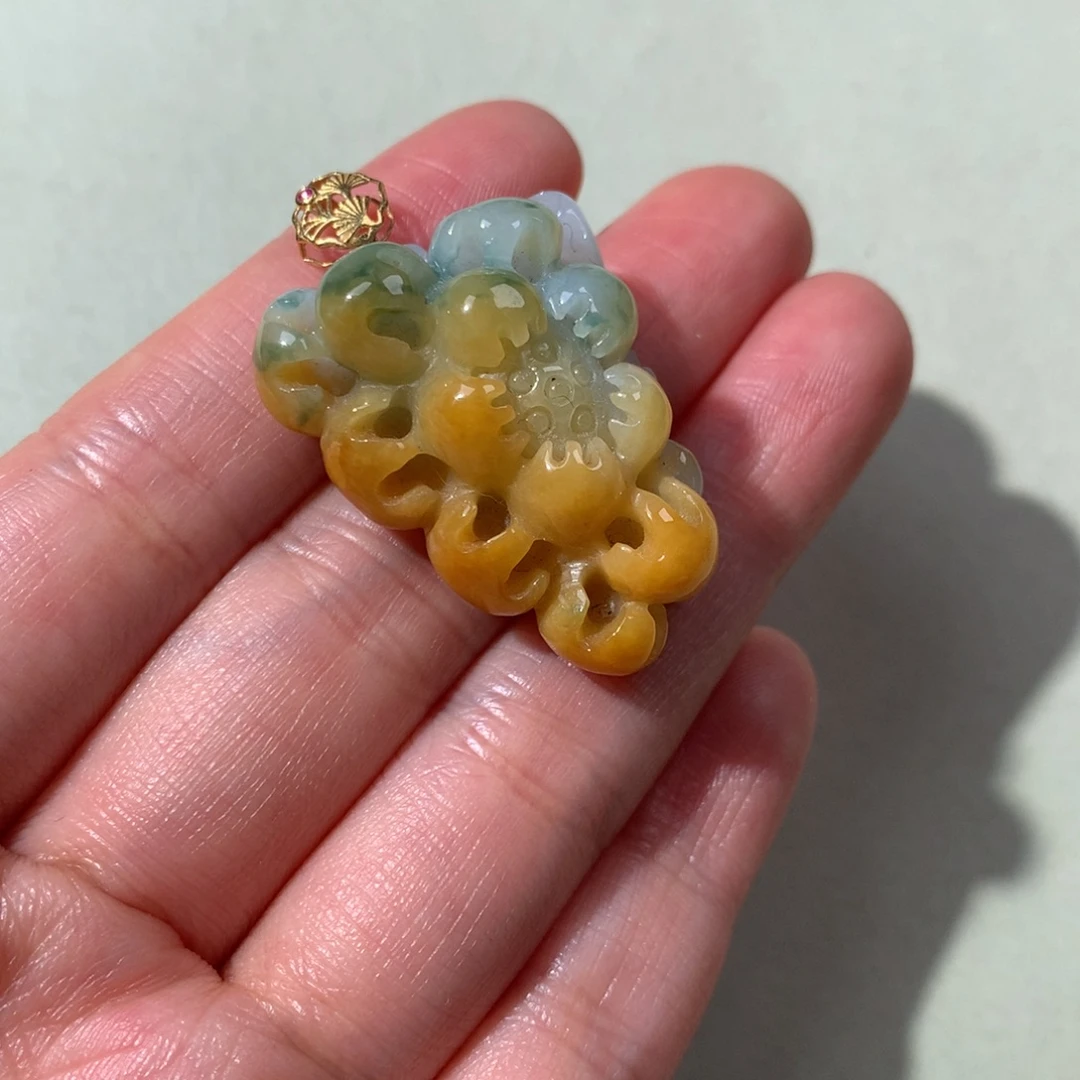 翡翠18K金镶嵌颈饰花