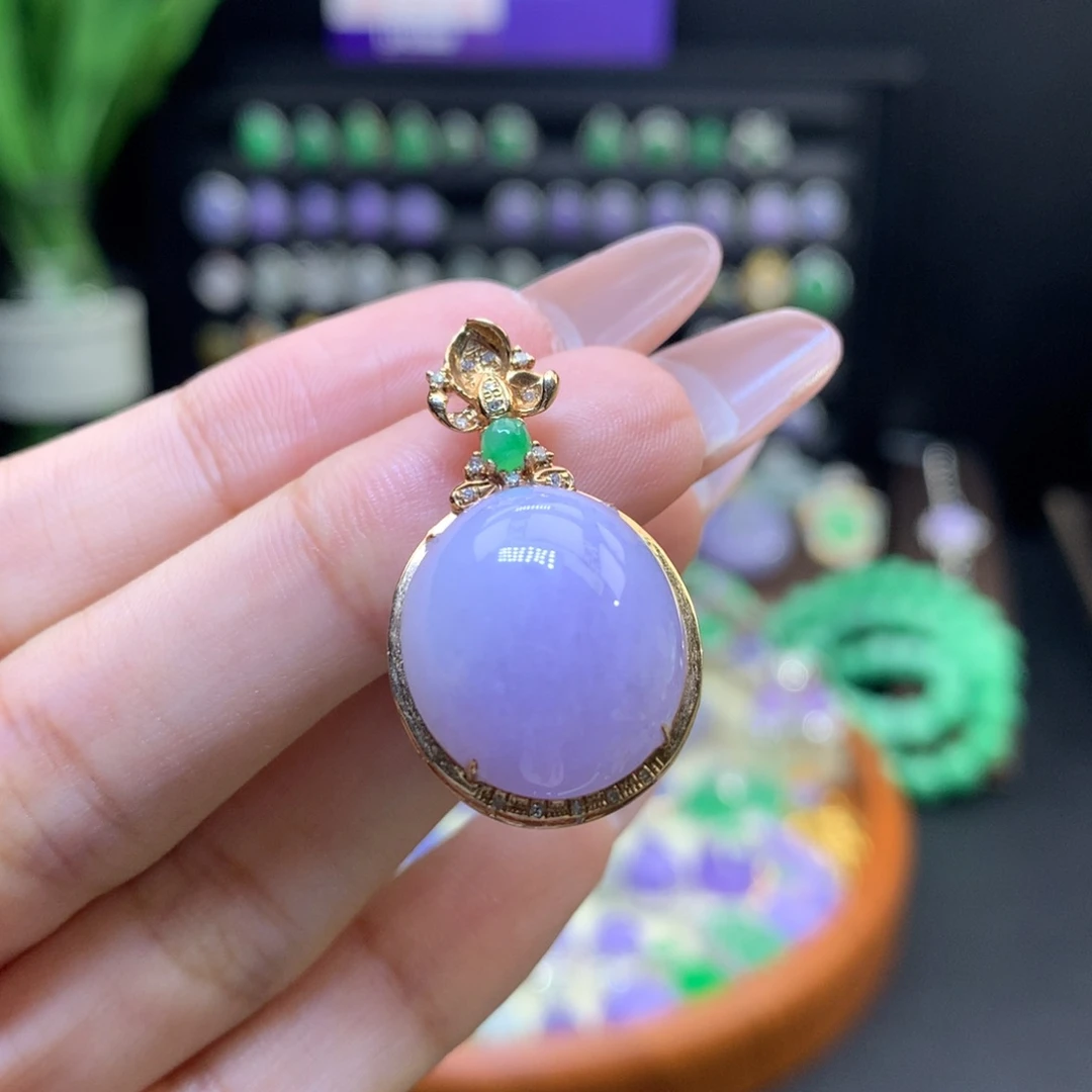 翡翠18K金镶嵌颈饰