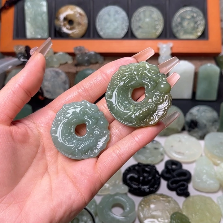 岫玉吊坠(赠链)未镶嵌元*