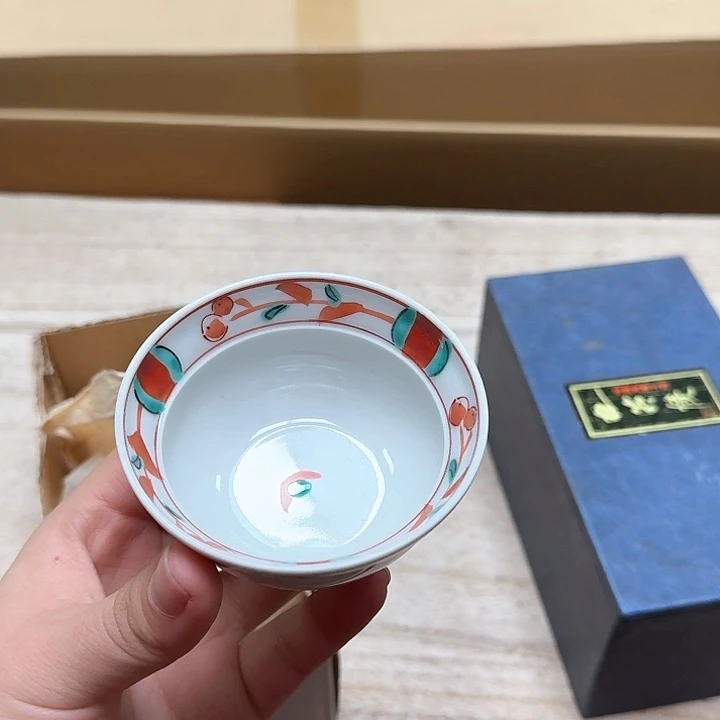 瓷片瓷器。