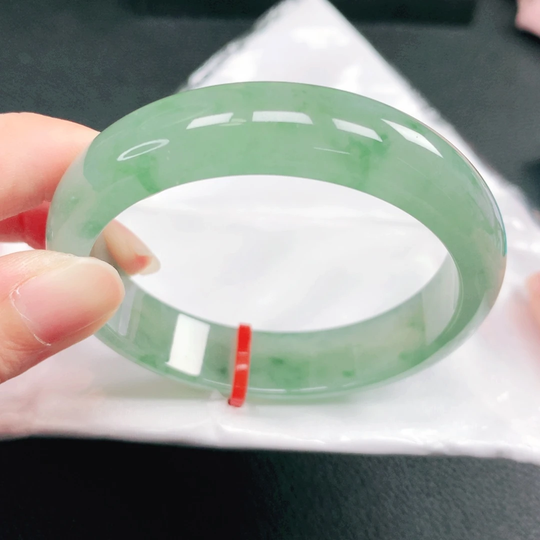 翡翠未镶嵌手镯56圈