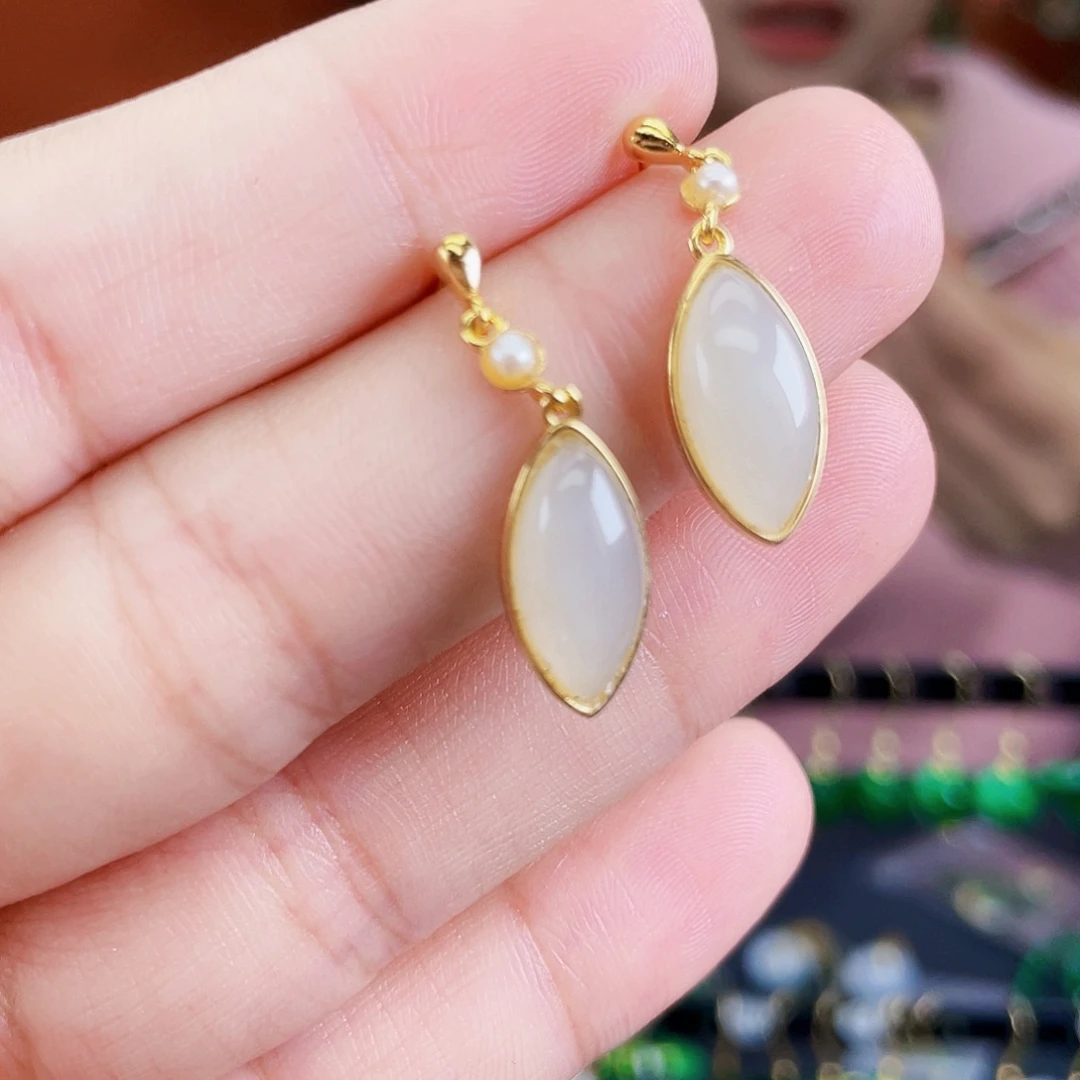 和田玉未镶嵌耳饰