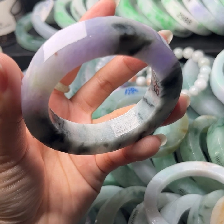 定制翡翠未镶嵌手镯