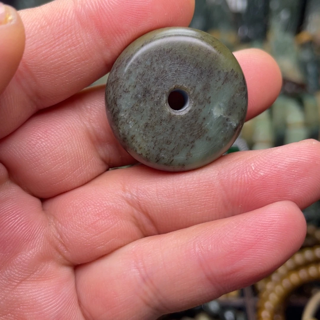 岫岩河磨玉（透闪石质玉）未镶嵌颈饰