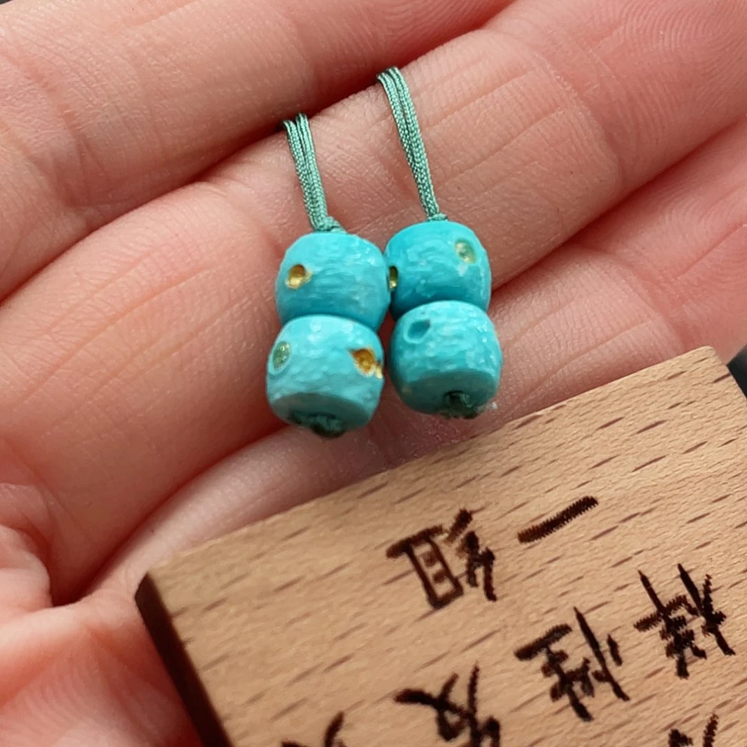 绿松石颈饰未镶嵌