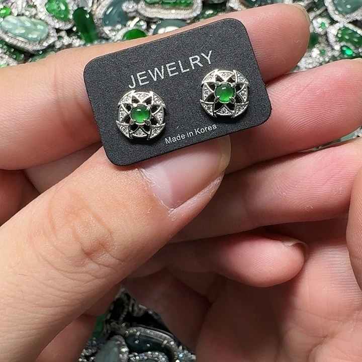 翡翠未镶嵌颈饰天然A货翡翠放漏