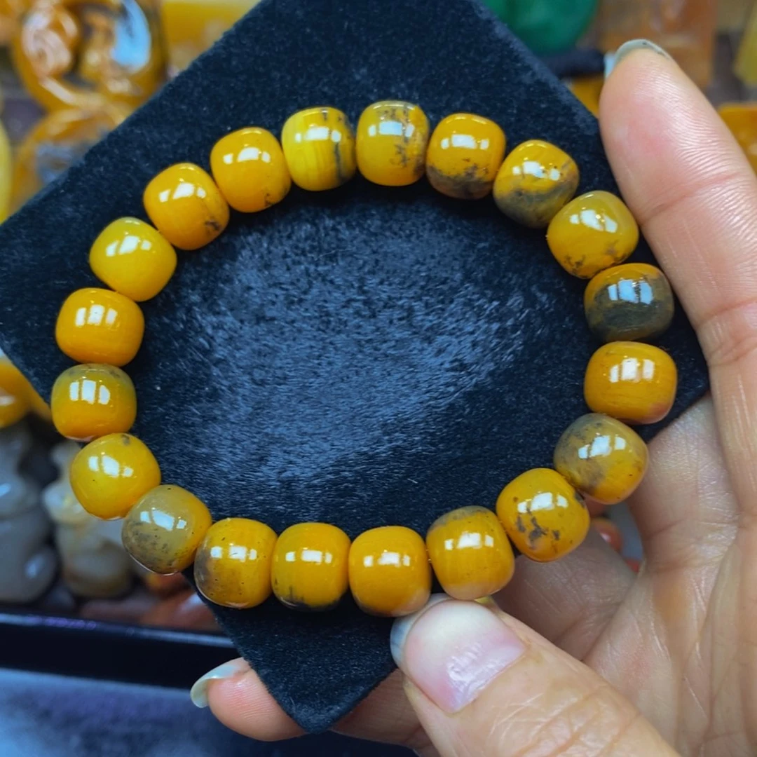 未镶嵌石英质玉（黄龙玉）颈饰