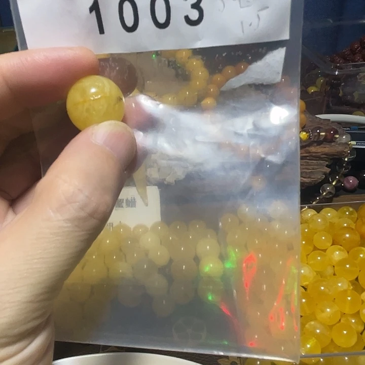 琥珀未镶嵌珠宝奇石16.8瑕疵单珠有坑