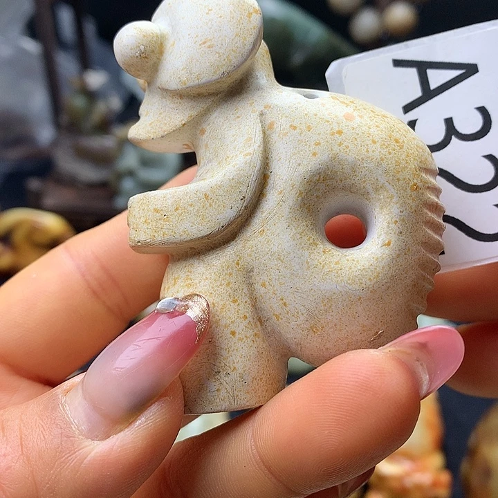 和田玉未镶嵌车挂