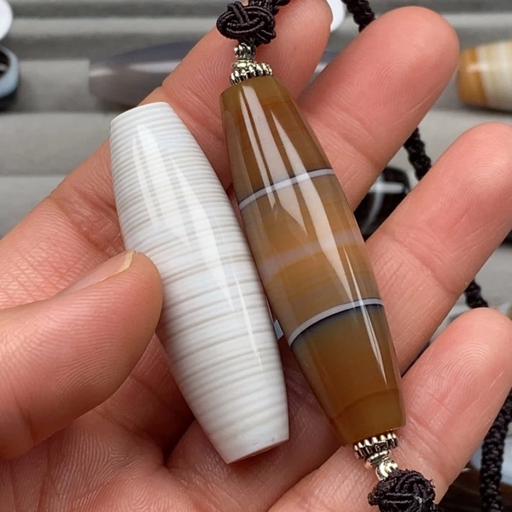 一***笑玛瑙/玉髓未镶嵌颈饰