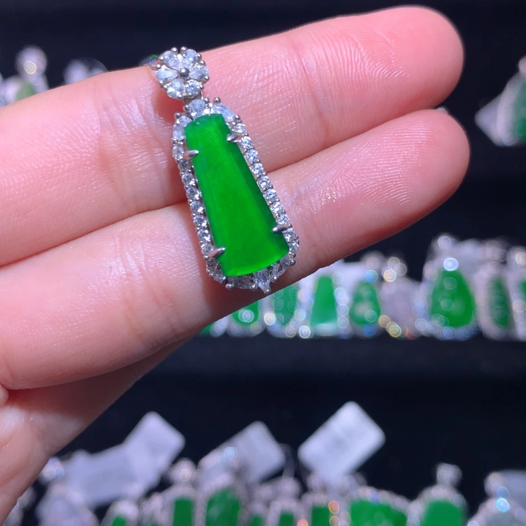 【闪购商品】颈饰银S925镶嵌翡翠何*荣天然翡翠