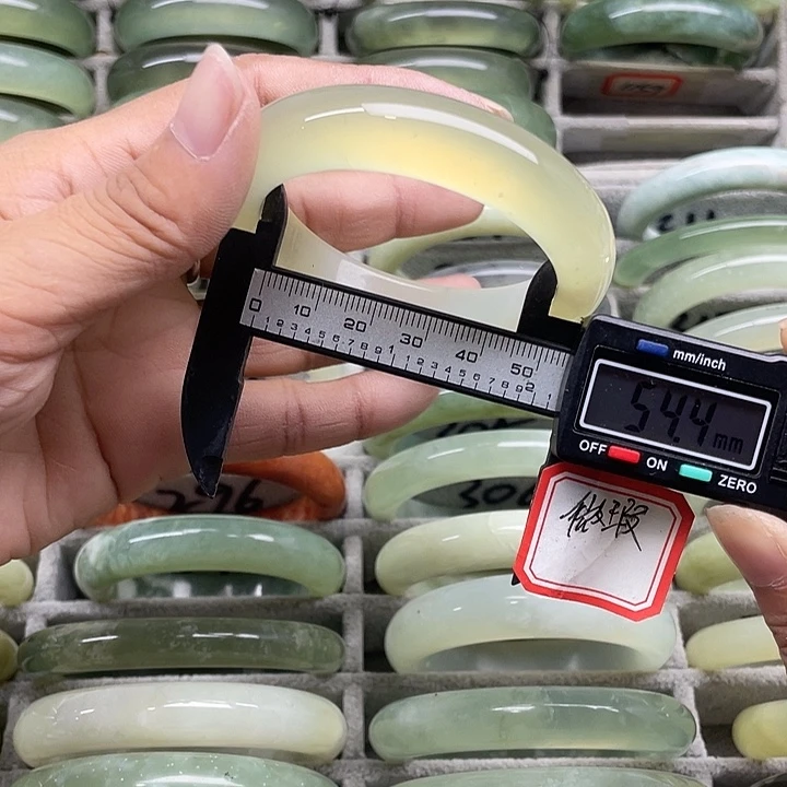 未镶嵌蛇纹石玉手镯293