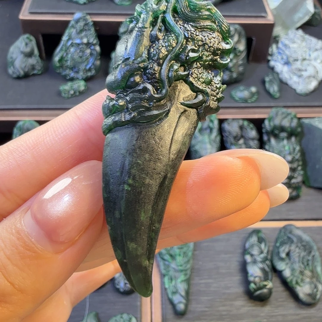 定制翡翠未镶嵌挂件