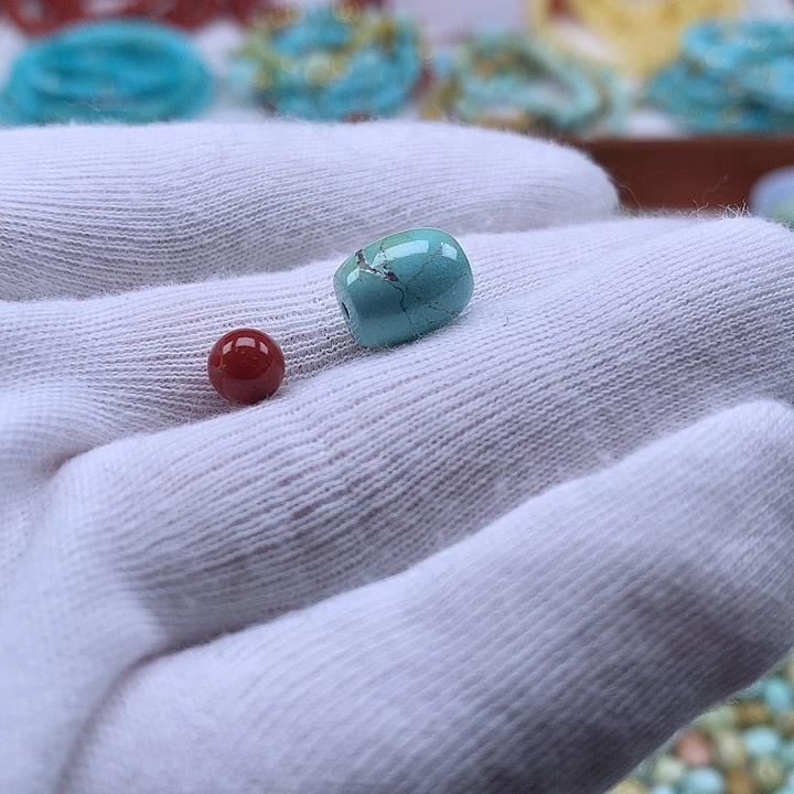 胡***杨南红玛瑙未镶嵌珠宝奇石