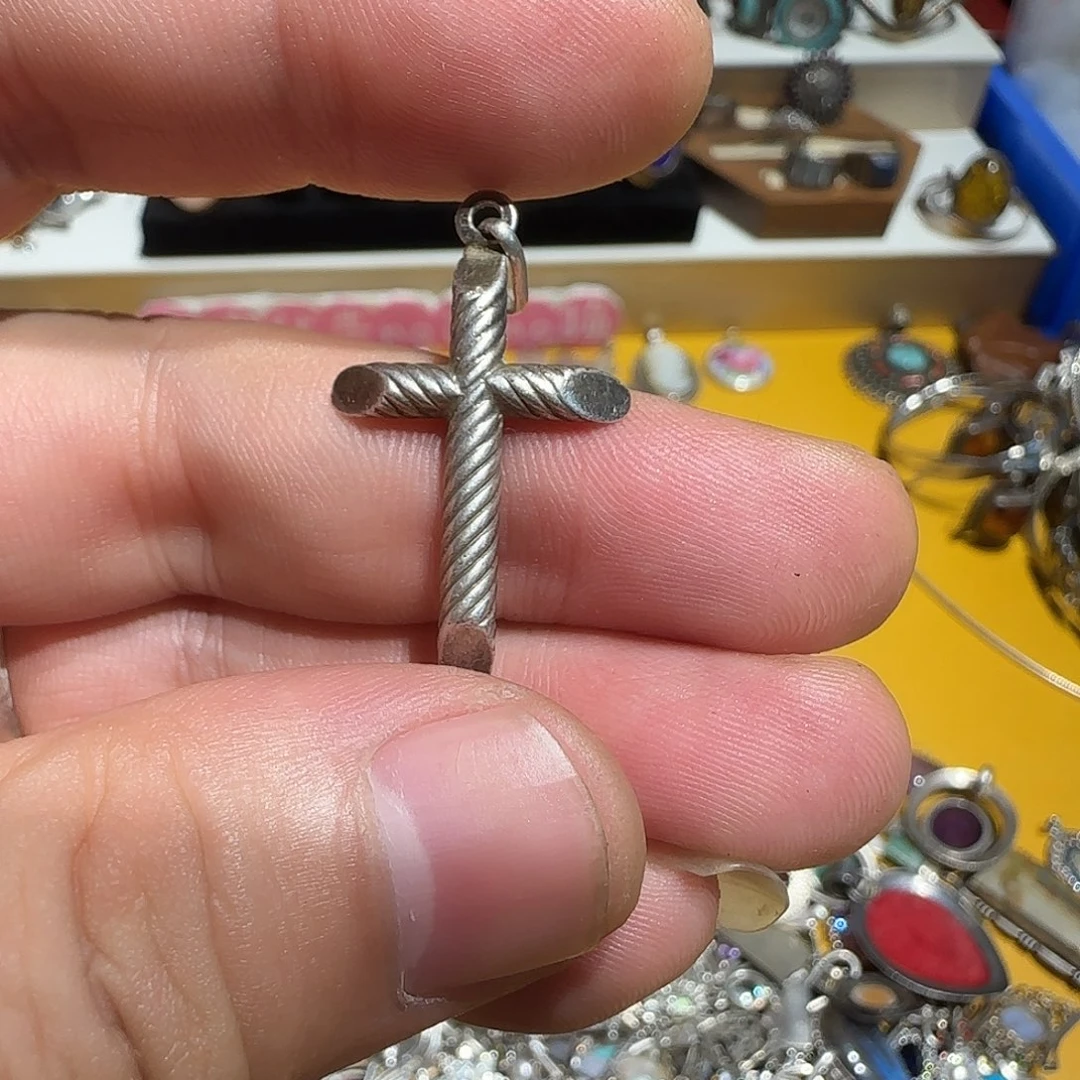 东***郡大理石合金吊坠的设计也是非常