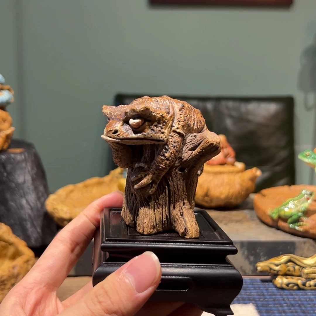 蟾蜍一物一件陶瓷