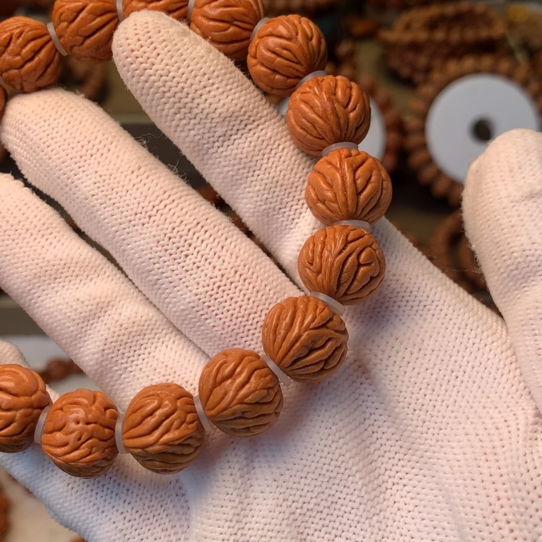 小***V桃核手串一共四条