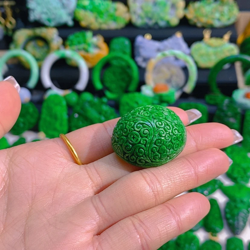 【闪购商品】翡翠颈饰未镶嵌蛋面