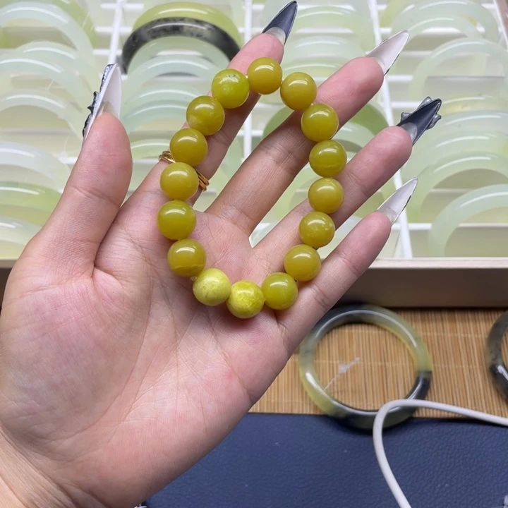 蛇纹石玉手镯未镶嵌一**子