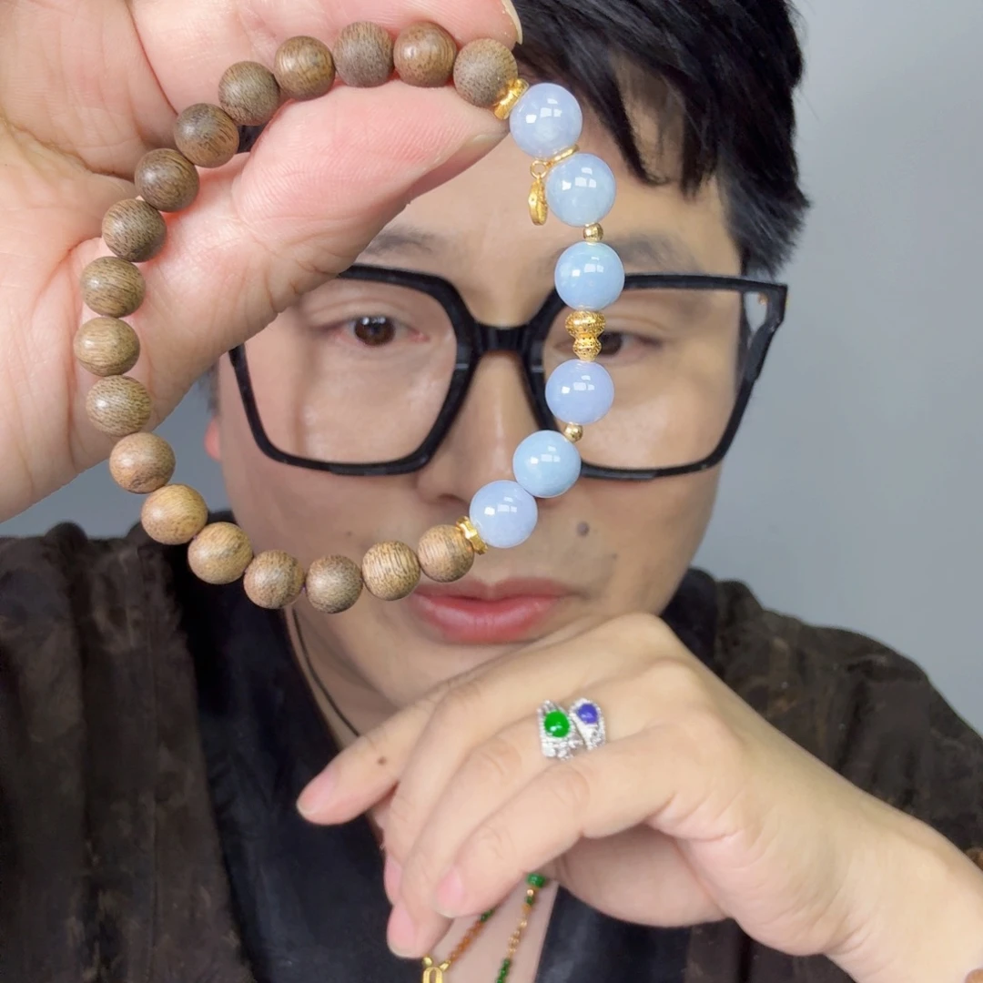 翡翠18K金镶嵌颈饰一件