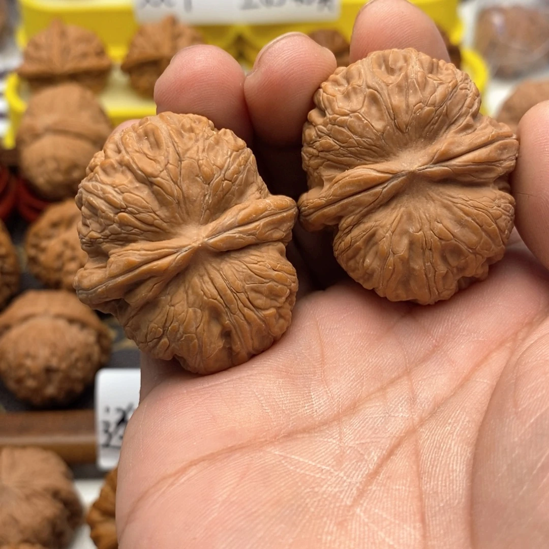 张***坤吊坠文玩核桃42尺 全品元宝 63