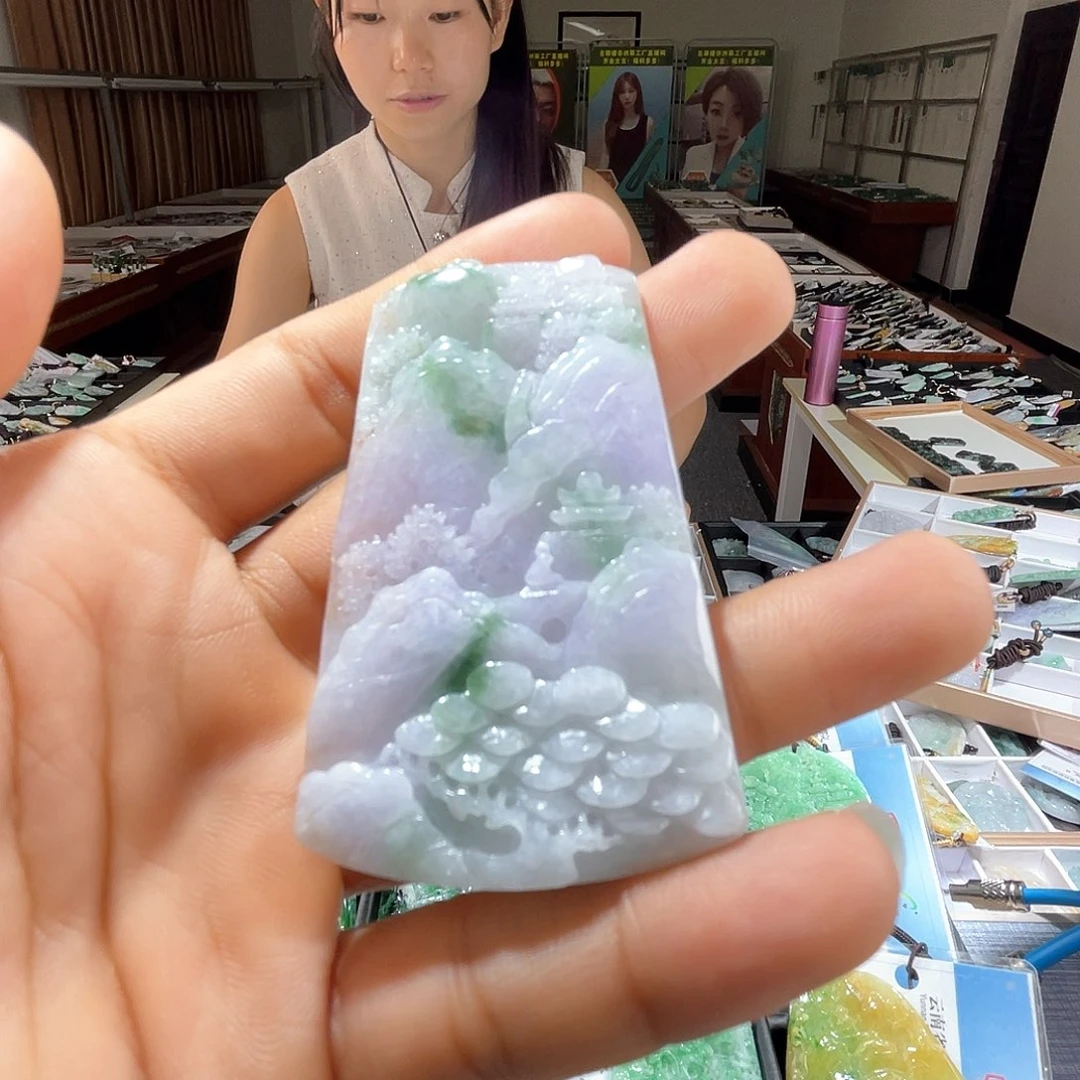 翡翠未镶嵌颈饰一