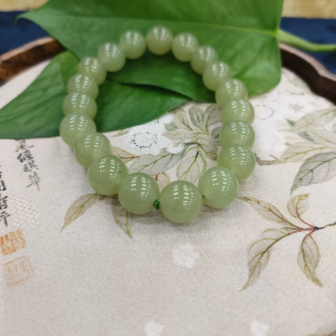 Y-126 精品新疆晴水色10mm手串