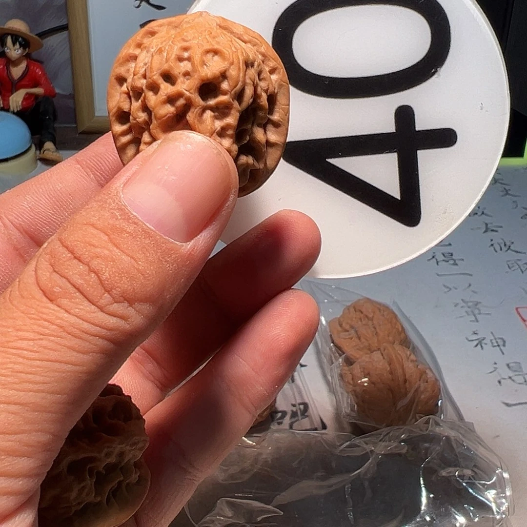 .***e文玩核桃，白色40号