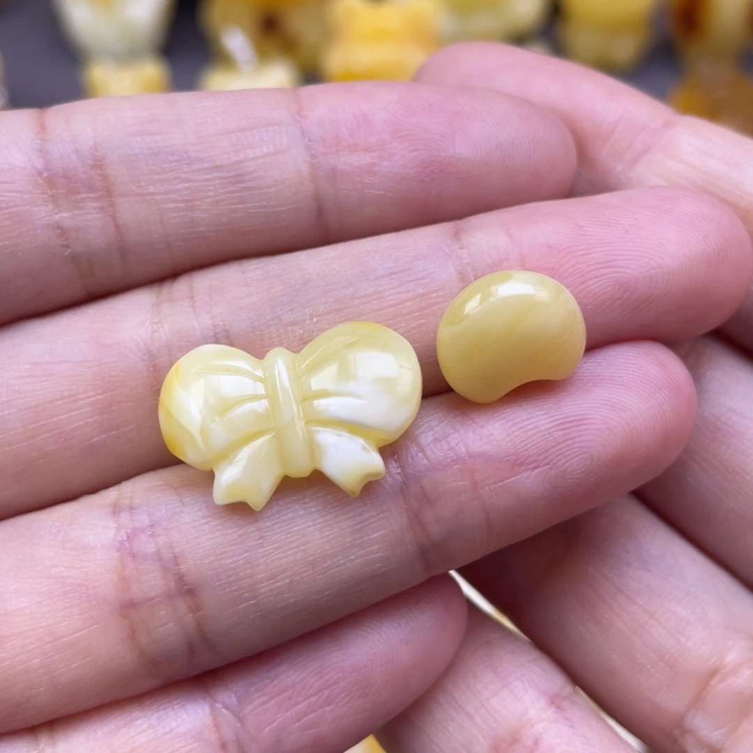 未镶嵌琥珀裸石多****爱蜜蜡