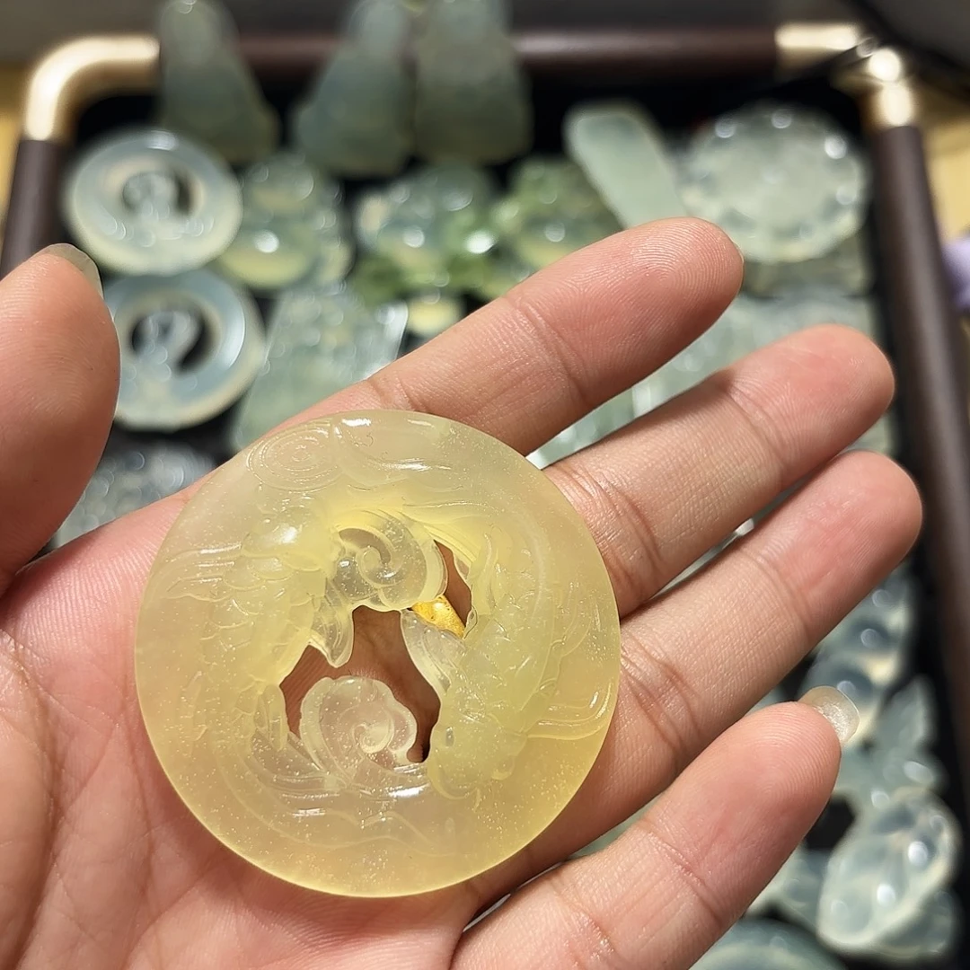 蛇纹石玉未镶嵌颈饰