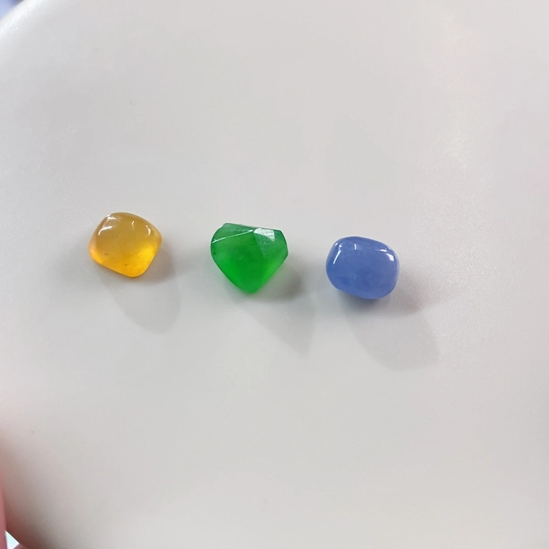 颈饰未镶嵌翡翠一手随形