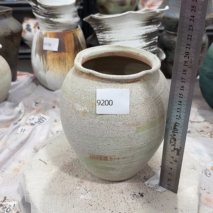 摆件有孔9200，高18，口9