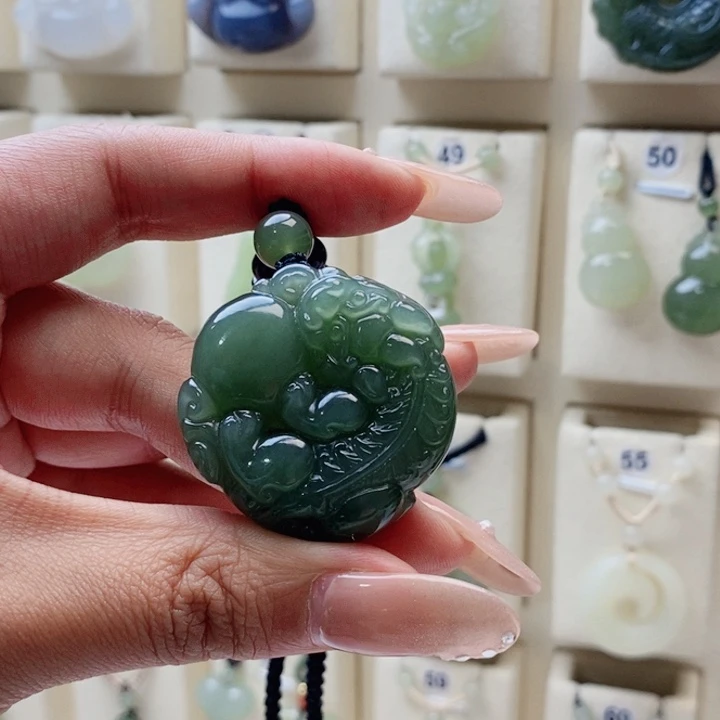 和田玉未镶嵌颈饰