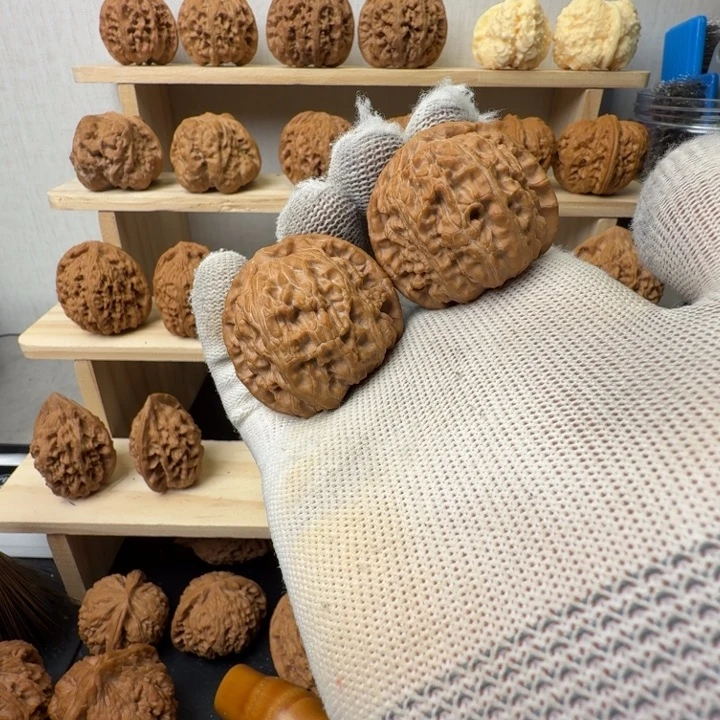 文玩核桃吊坠全品白狮子