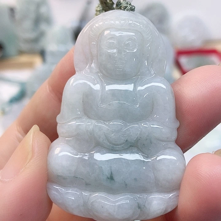 翡翠未镶嵌颈饰观音