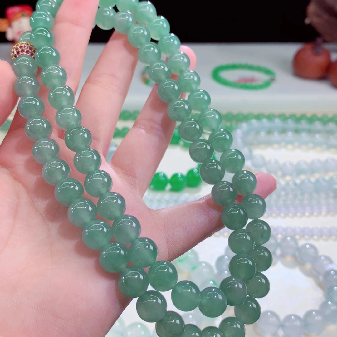 翡翠散珠心如湖水不波澜 万物得来尤静观