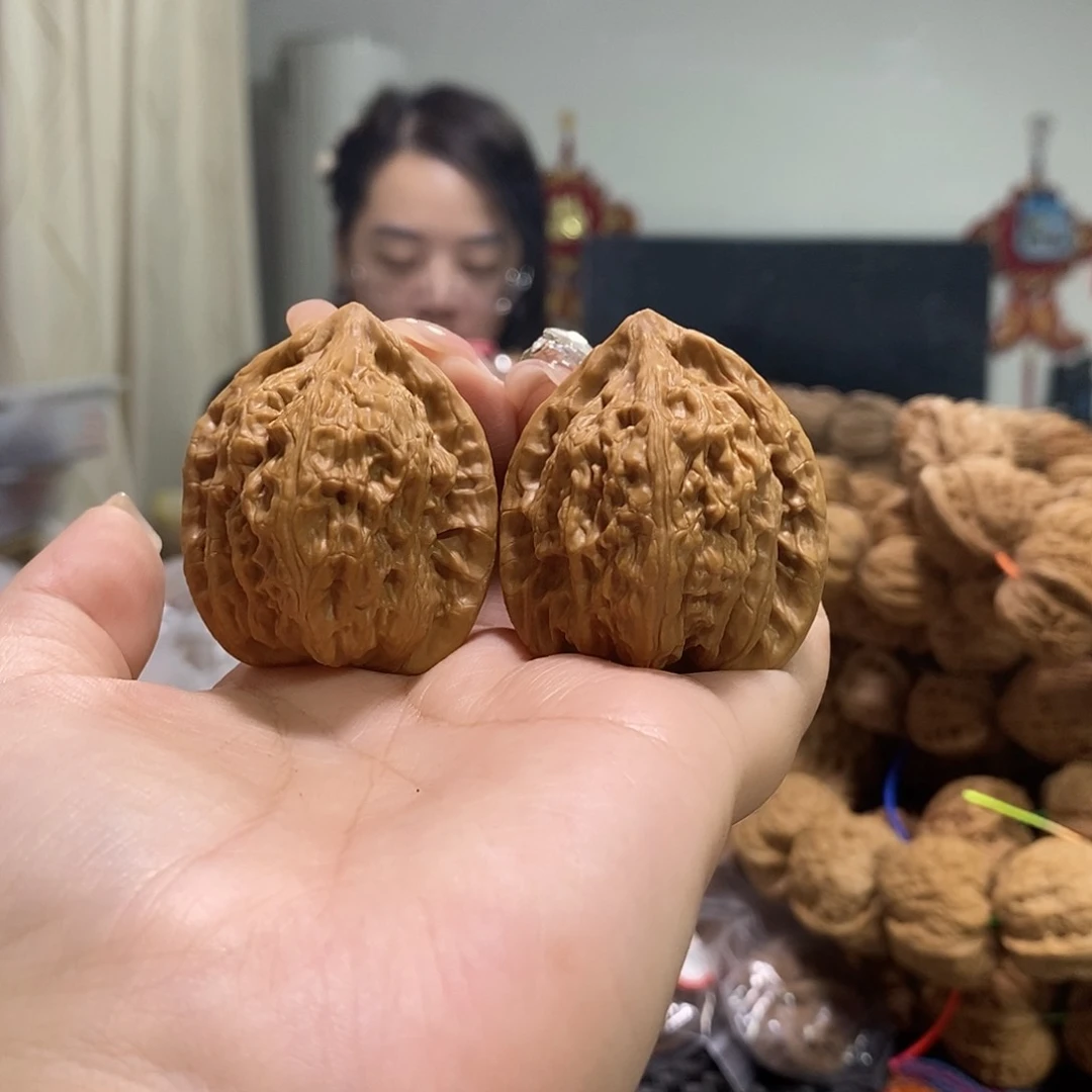 把件文玩核桃39僧帽有黄打底了