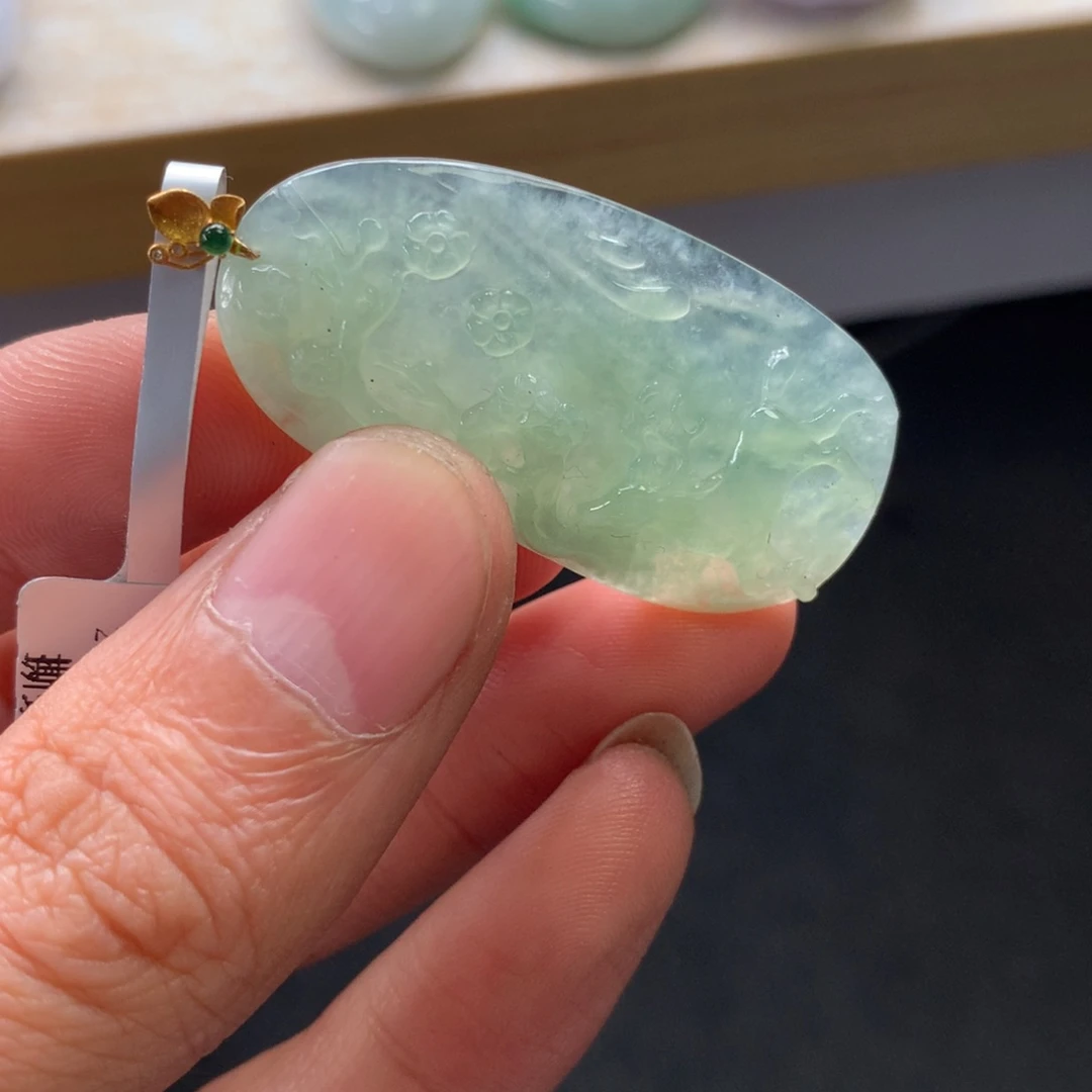 翡翠未镶嵌颈饰吊坠