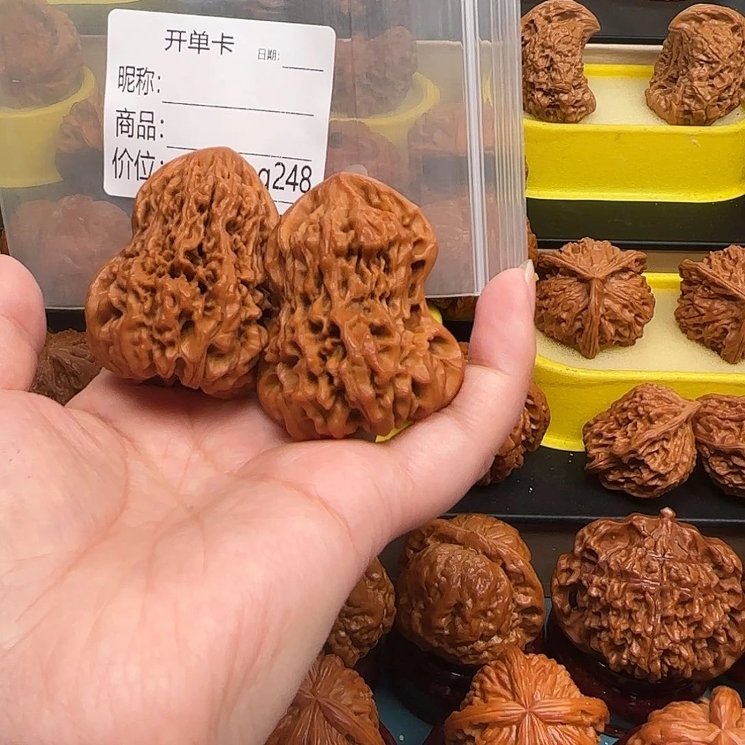 蒽***呐猴头核桃吊坠文玩