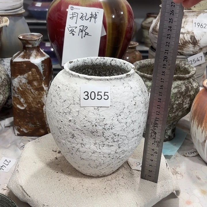 摆件高18，口9，有孔3055，瑕疵处理