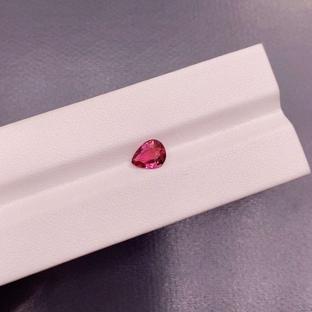 未镶嵌裸石碧玺0.95克拉