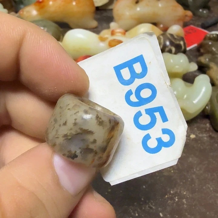 二***爷颈饰未镶嵌和田玉